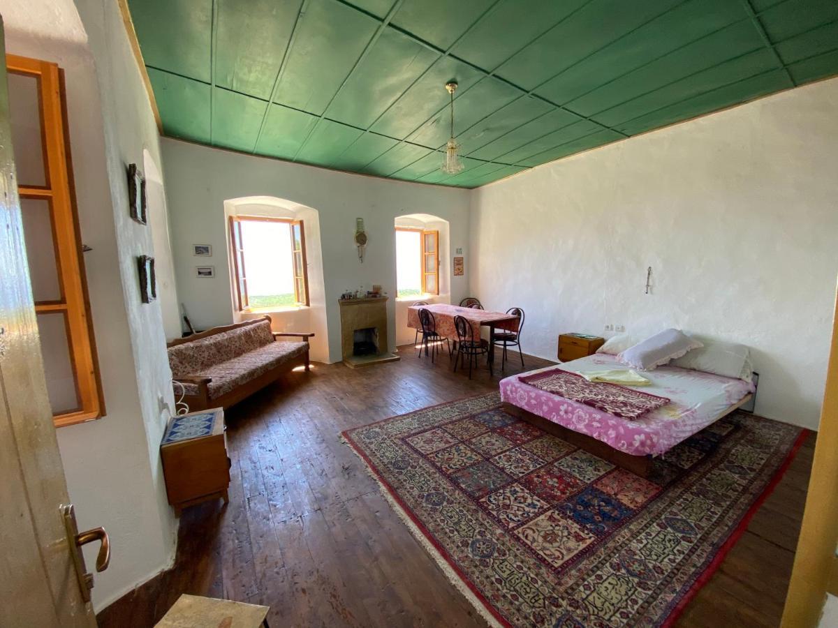 Shotgun Hostel & Guesthouse Vuno Екстериор снимка