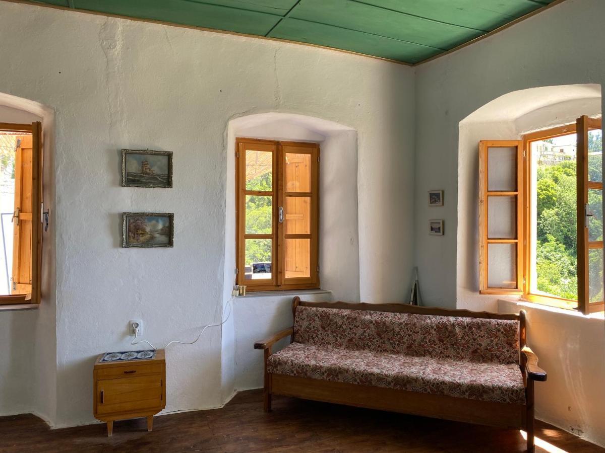 Shotgun Hostel & Guesthouse Vuno Екстериор снимка