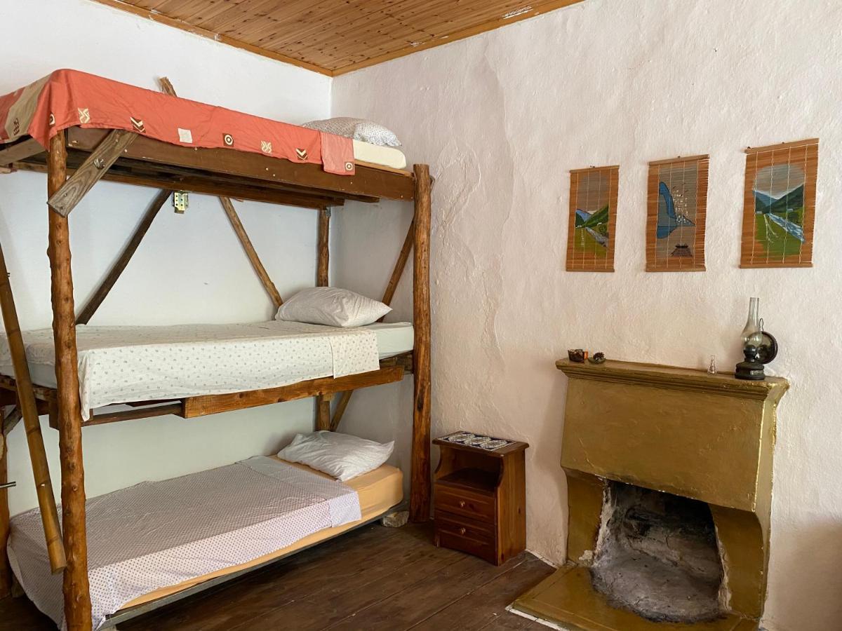 Shotgun Hostel & Guesthouse Vuno Екстериор снимка