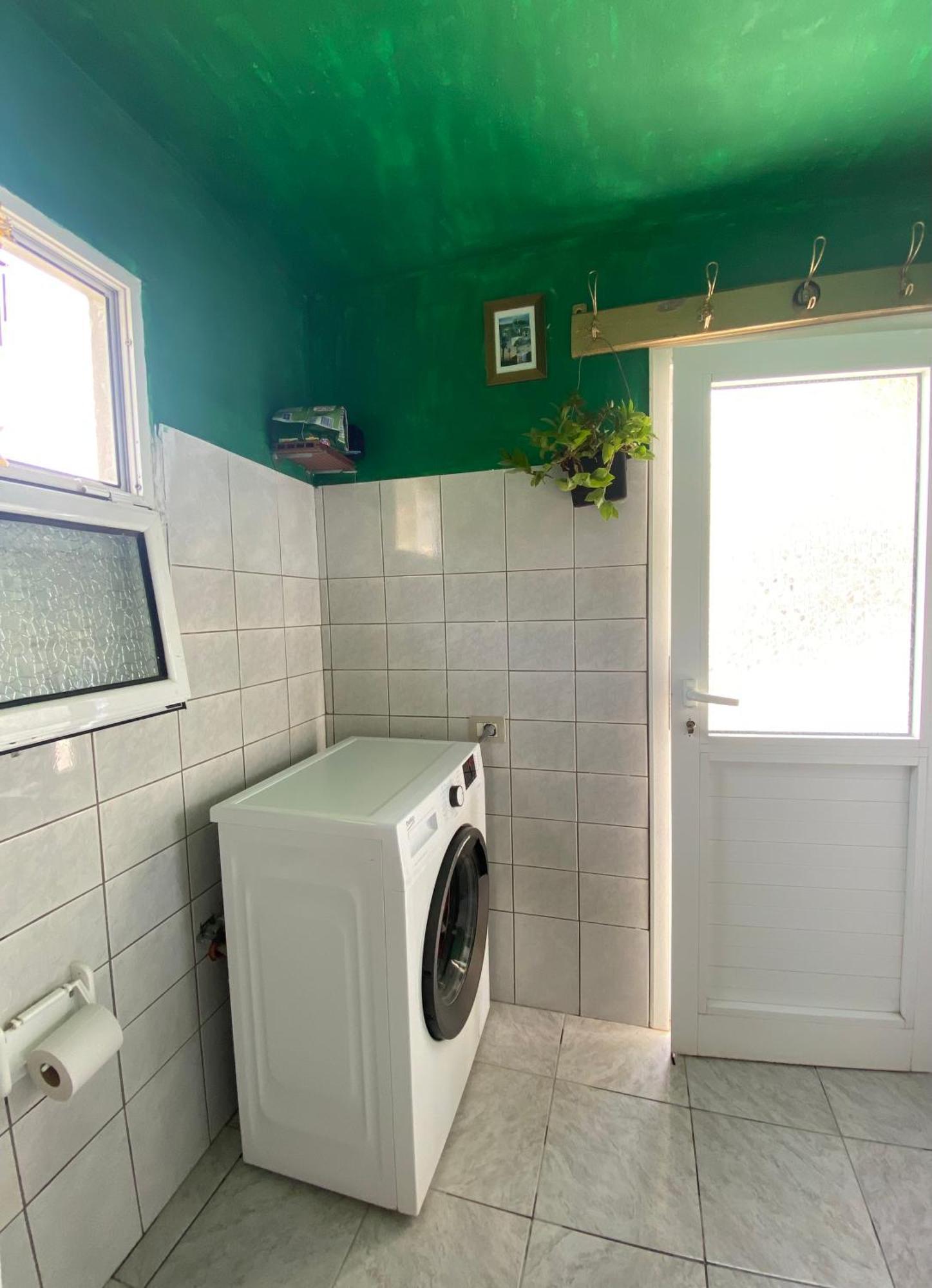 Shotgun Hostel & Guesthouse Vuno Екстериор снимка