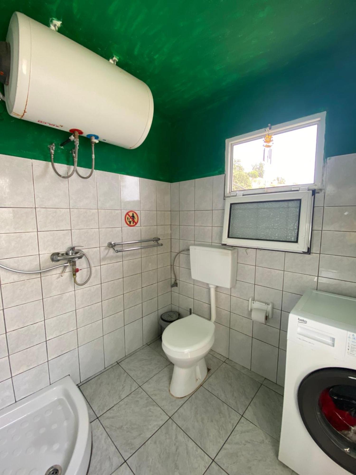 Shotgun Hostel & Guesthouse Vuno Екстериор снимка